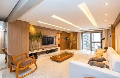 Apartamento mobiliado no cabral  184m2, 3 quartos, suíte com closet. face norte