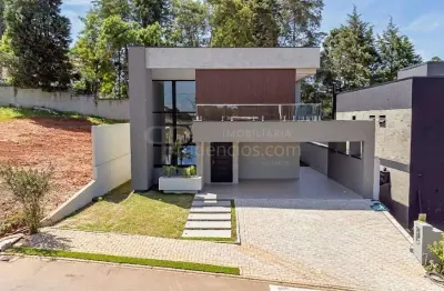 Linda casa no melhor condomínio de campo largo 4 dormitórios, sendo 3 suítes