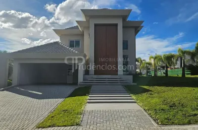 Casa com 4 quartos sendo 3 no térreo, com 435m2, Alphaville Graciosa - Pinhais - PR