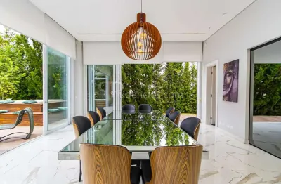 Casa à venda com 5 quartos, sendo 2 suítes em Alphaville Graciosa, PINHAIS - PR