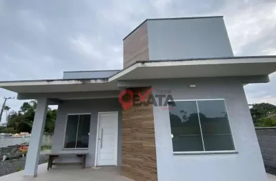 Casa de esquina a 550m do mar com 2 dormitórios à venda, 63 m² por r$ 435.000 - praia das palmeiras - itapoá/sc