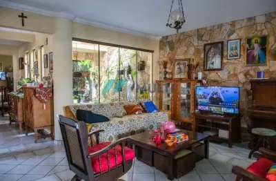 Casa com 6 quartos à venda na Rua São José, Balneário, Florianópolis