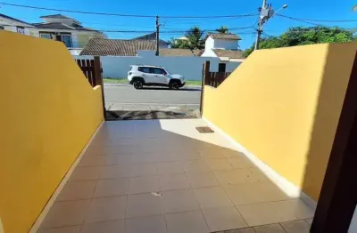 Casa em condomínio para temporada em cabo frio, peró, 3 dormitórios, 2 banheiros, 1 vaga