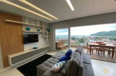 Cobertura luxuosa com vista para o mar decorada com requinte