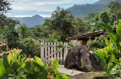 Chácara em local sossegado no ubatumirim, com 1.000 m²  de terreno e ampla residência