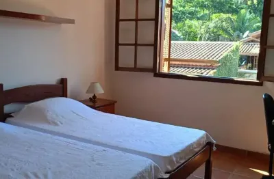 Casa à venda com 4 dormitórios em condomínio na praia de ubatuba!