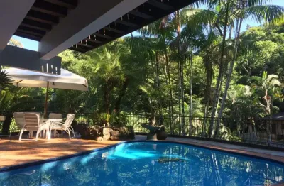 Casa única entre a mata e o mar em condomínio fechado- praia domingas dias- ubatuba -sp