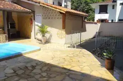 Apartamento térreo no itaguá com 2 dormitórios sendo 1 suíte!