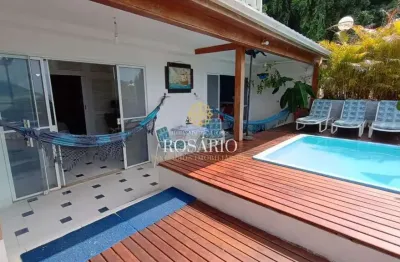Apartamento mobiliado pé na areia frente mar em área central de ubatuba