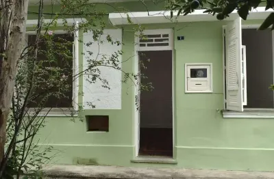 Excelente casa, 2 Quartos em Vila Arborizada e Tranquila. Próximo Hospital Andaraí Comércio e Condução Fartos.