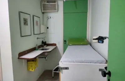 Excelente Sala Comercial na Tijuca! Localização estratégica, a poucos passos do Metrô Saens Peña!