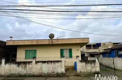 Casa com 2 dormitórios no bairro são joão em itajaí