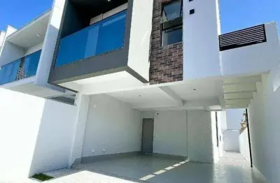 Sobrado geminado com 3 dormitórios no centro de itajaí