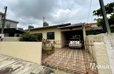 Casa com 2 suítes e 2 dormitórios no bairro cordeiros em itajaí