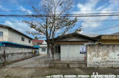 Casa com 3 locações no bairro barra do rio em itajaí