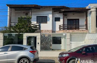 Casa com piscina mobiliada e equipada com 1 suíte e 3 dormitórios no bairro cordeiros em itajaí