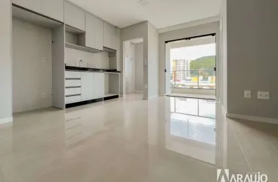 Apartamento semimobiliado com 2 suítes no bairro fazenda em itajaí