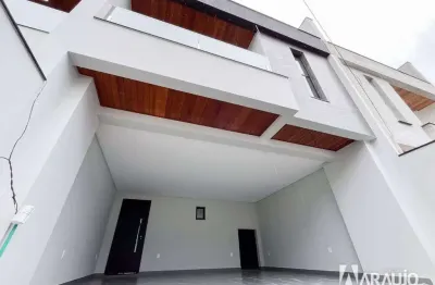 Sobrado triplex com 1 suíte master e 2 suítes no centro de itajaí