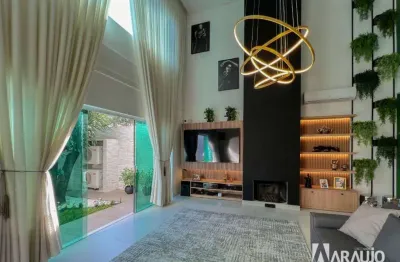 Casa finamente mobiliada e decorada com 4 suítes na praia dos amores em balneário camboriú