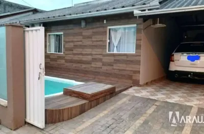 Casa com piscina em condomínio fechado no espinheiros em itajaí
