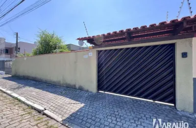Casa averbada com 2 suítes e 2 dormitórios no bairro são joão em itajaí