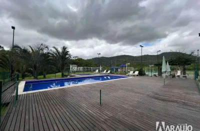 Apartamento com 2 dormitórios no bairro espinheiros em itajaí