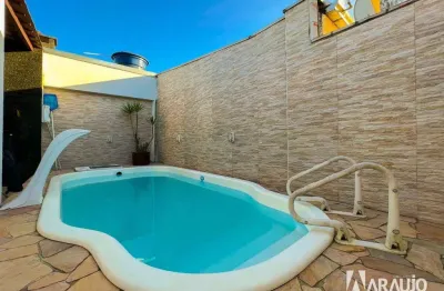 Casa com piscina e 4 dormitórios no bairro cordeiros  em itajaí