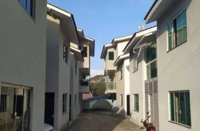 Triplex em condomínio fechado com 1 suíte e 2 dormitórios em balneário camboriú