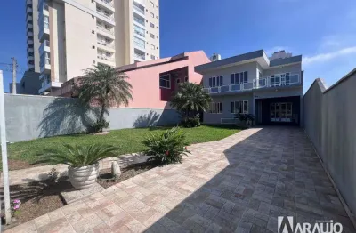 Casa com 2 suítes e 1 dormitório no bairro são judas em itajaí