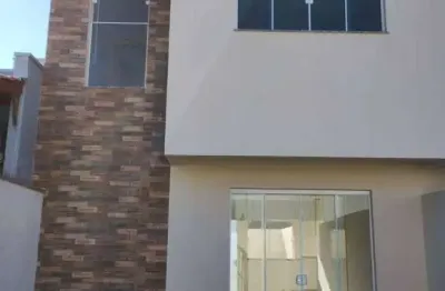 Casa com 2 dormitórios no bairro rio do meio em itajaí