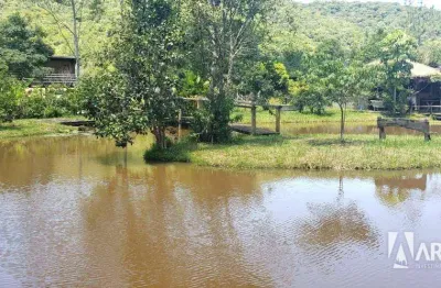 Sítio com 3 dormitórios no bairro rio do meio em itajaí