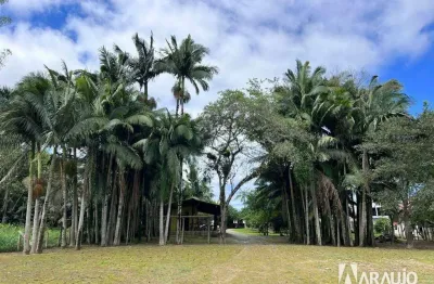 Terreno com 2.107 m² e espaço para festas no centro de ilhota
