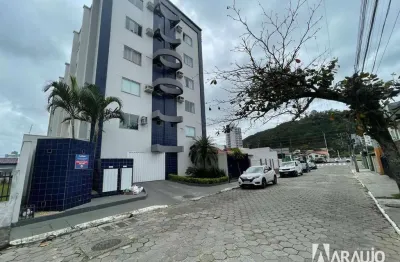 Apartamento semi mobiliado com 1 suíte e 1 dormitório no bairro fazenda em itajaí