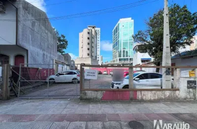 Terreno em localização privilegiada com 614m² no centro de itajaí