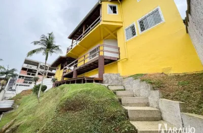 Casa mobiliada e equipada com 1 suíte com closet e 1 dormitório em balneário camboriú