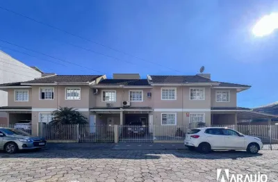 Sobrado semi mobiliado com 1 suíte e 2 dormitórios no bairro ressacada em itajaí