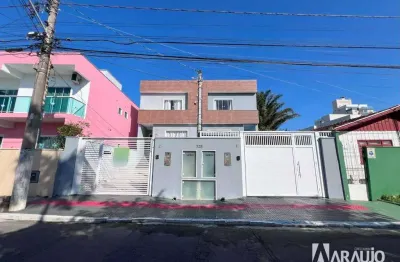 Sobrado com 1 suíte + 2 dormitórios à venda no bairro São Judas em Itajaí