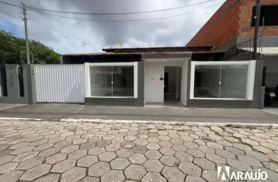 Casa versátil no bairro São João ideal para moradia ou investimento