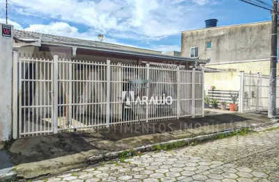 Casa com 1 suíte e 2 dormitórios no bairro imaruí em itajaí