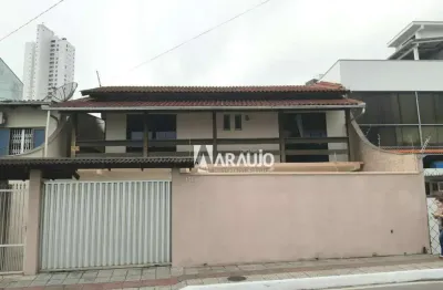 Casa com 2 quartos à venda na Avenida Vereador Abrahão João Francisco, Centro, Itajaí