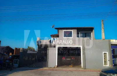 Casa com 04 dormitórios no bairro espinheiros em itajaí