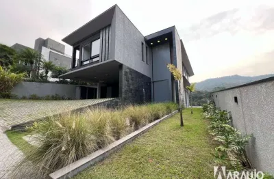 Casa com 4 suítes em condomínio fechado em balneário camboriú
