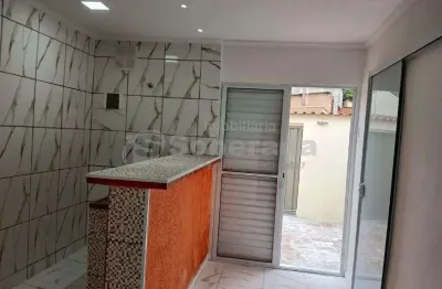 Casa com 2 quartos para alugar na Vila Pompéia, Campinas , 80 m2 por R$ 2.100