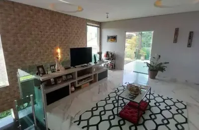 Casa condomínio com portaria 24 horas, próximo a fornac