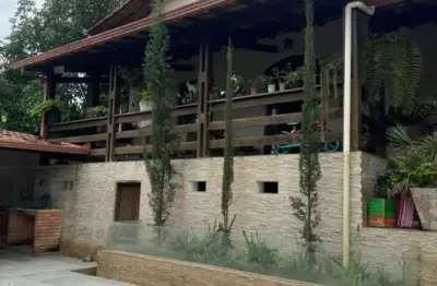 Casa espetacular à venda: 03 quartos e 03 suítes no jardim casa branca