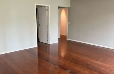 Excelente e luxuoso apartamento localizado no melhor ponto residencial da savassi. 04 quartos sendo 02 suítes, 02 amplas salas de estar e jantar, cozinha com armários, fogão embutido com coifa, acabam