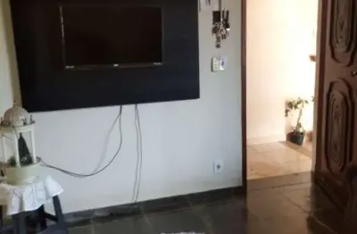 Casa 2 quartos, 2 vagas, bairro gerealdo de carvalho