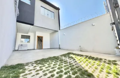Casa em condomínio fechado com 3 quartos à venda no Cabral, Contagem 