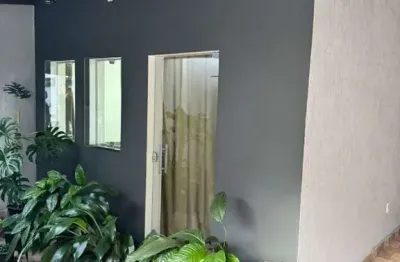 &#127969; oportunidade imperdível no senhora das graças  casa espaçosa com suíte e varanda!