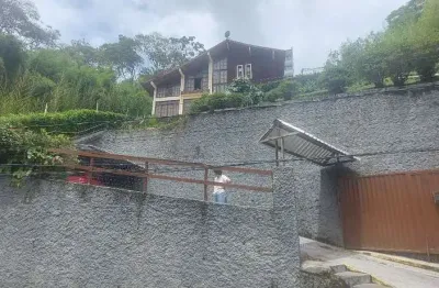 Casa duplex 3 quartos 1 suíte 2vaga, exclusiva e cheia de história mario sertã pq. santa elisa nova friburgo rj.